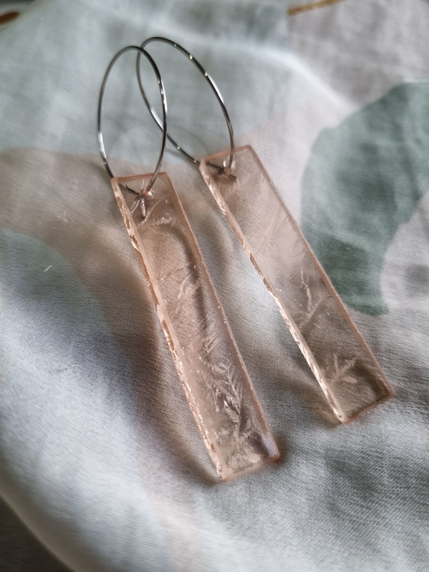 Long bar Earrings, 'Champagne' - textured glass