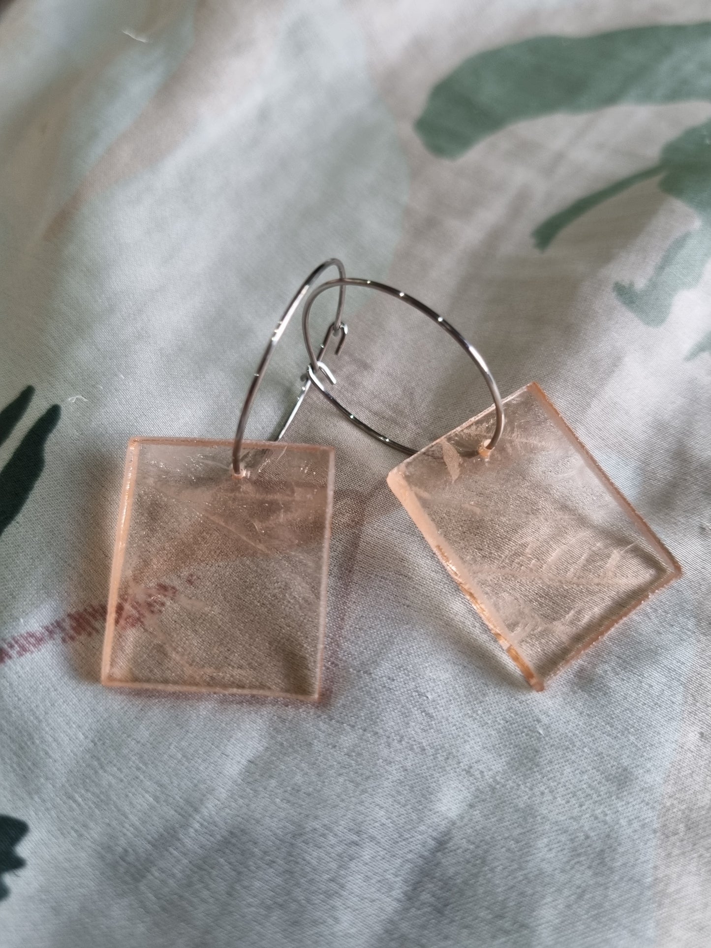XShort wide bar Earrings, 'Champagne' glass