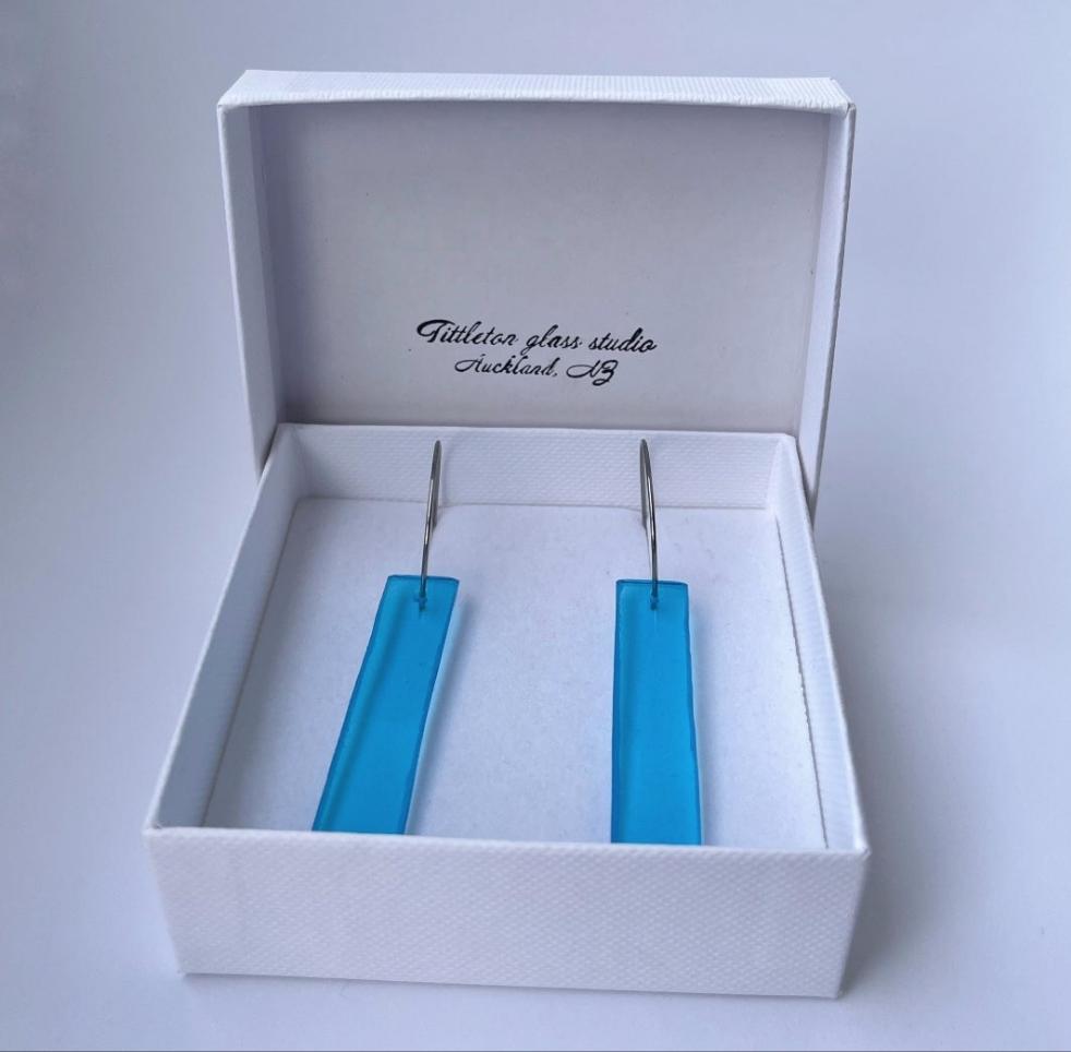 Long bar Earrings, 'sky' blue glass - Transparent